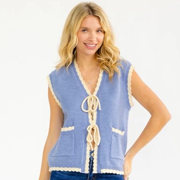 A295. Blue and Cream Knit Bow Front Vest - Picture 4 of 5